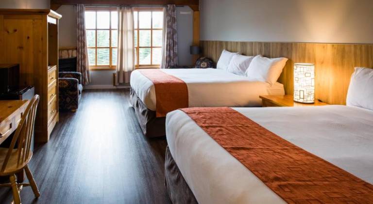 Glacier House Hotel & Resort