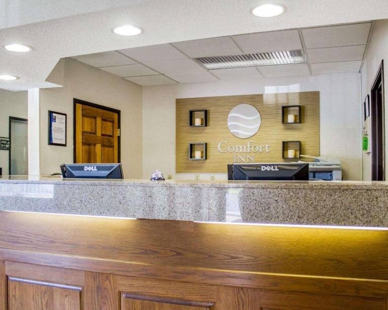 Quality Inn & Suites Green Bay - Ashwaubenon — photo 3