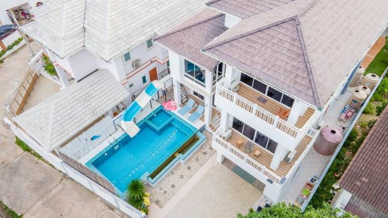 House with barbecue, pool & hot tub | Good for workation | Pets allowed in Pattaya