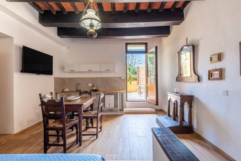 Edera Apartment - Antiche Dimore with Shared Pool, Wi-Fi and Air Conditioning — photo 5