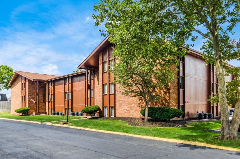 Rental apartment with pool in Franklin, OH