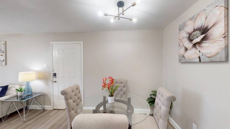 I040 – World Cup Stay - 18 min to AT&T - Sleeps 4 - Public Transit — photo 3
