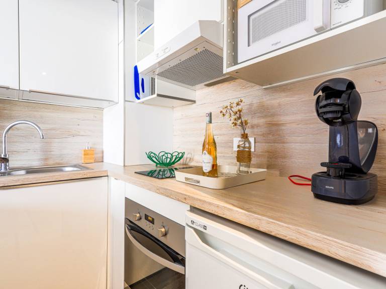 Nice apartment with patio | Near Castle Hill | Nature view | Pets allowed — photo 4