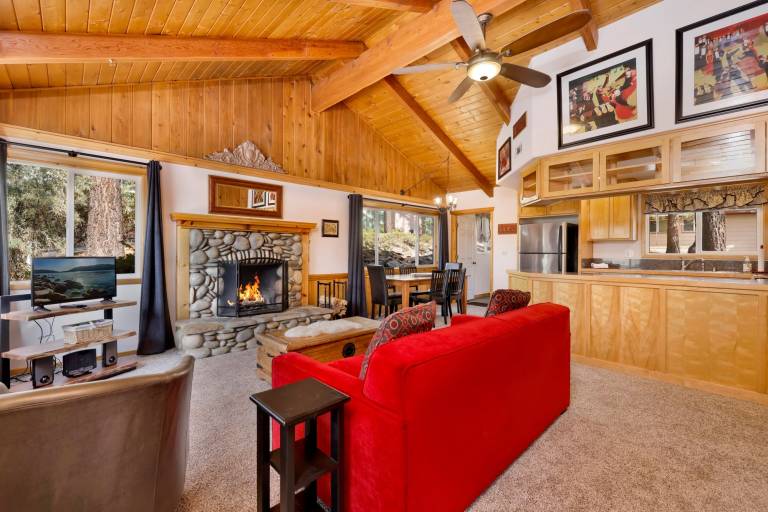 Child-friendly beautiful cabin with hot tub | Mountain view | Dogs allowed in San Bernardino, CA