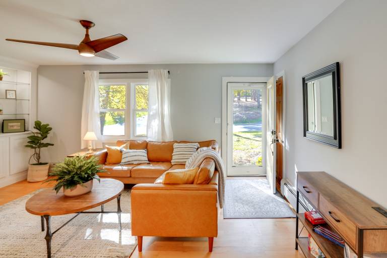 1 Mi to Dtwn: Cottage w/ Large Yard in Stockbridge — photo 4
