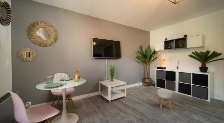 Appartement climatise tout equipe avec balcon au cœur de Marseille — photo 3