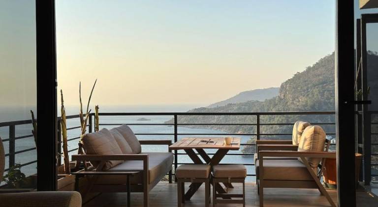 Vacation home with pool, yard & BBQ | Close to the beach | Perfect for remote work | Dogs allowed in Mugla