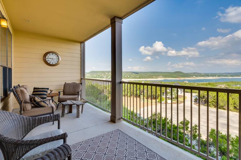 Jonestown Condo on Lake Travis w Community Pool