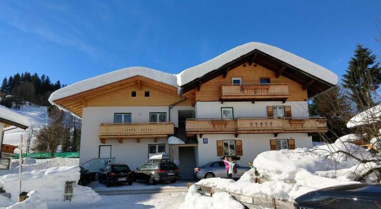 Serviced apartment with garden & terrace in Ellmau