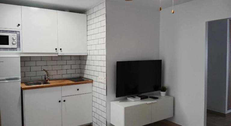 Holiday apartment with pool — photo 3