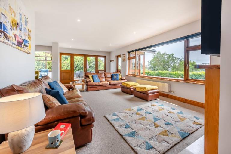 Family-oriented charming cottage with hot tub, garden & sauna | Next to the beach | Pets allowed — photo 2