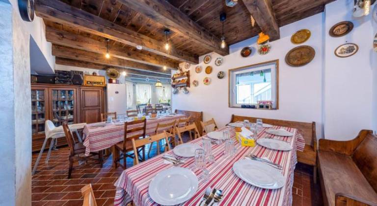Pleasant lodge with terrace, garden & jacuzzi | Pets are welcome — photo 3