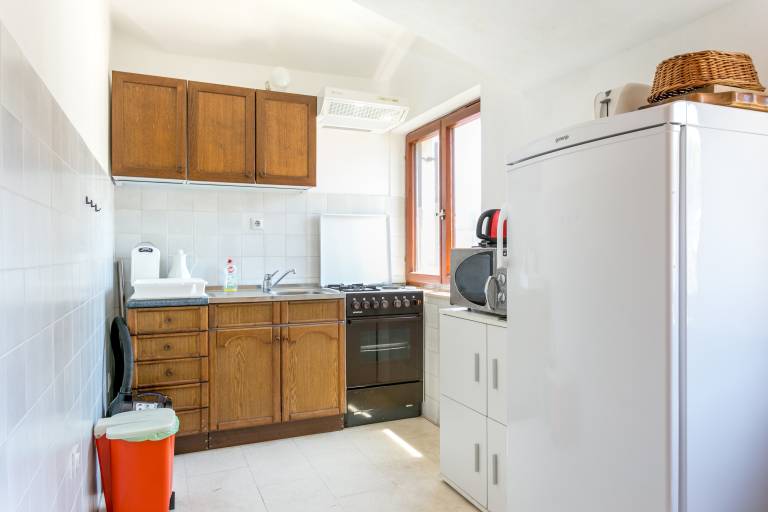 Three bedroom apartment with balcony and sea view Supetar, Brač (A-5670-a) — photo 4
