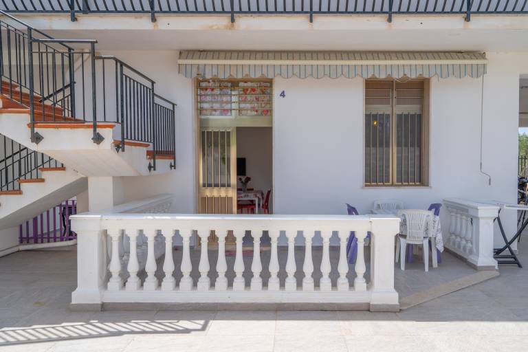 Holiday Apartment 'Mini Appartamento In Villa' with Shared Pool, Shared Garden & Wi-Fi — photo 4