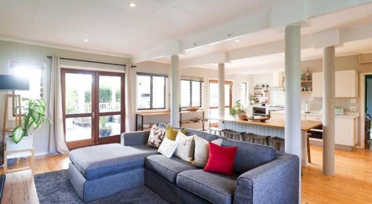 Lush Spacious Family Home between Beach & Town — photo 3