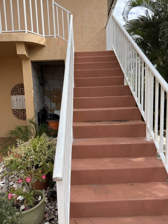 Naples Bay Clam Diggers_ Waterfront Condo with Private Boat Dock — photo 5