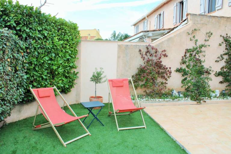Beautiful gite with BBQ, patio & garden | Pets are welcome in Toulon