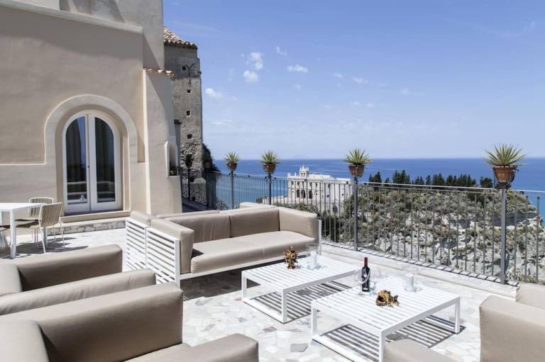 Bed & Breakfast  Tropea