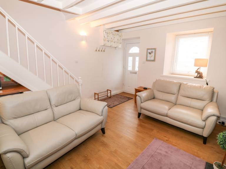 Child-friendly lovely cottage with patio | Dogs allowed — photo 3