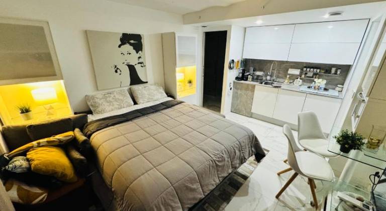 Holiday apartment with pool — photo 2