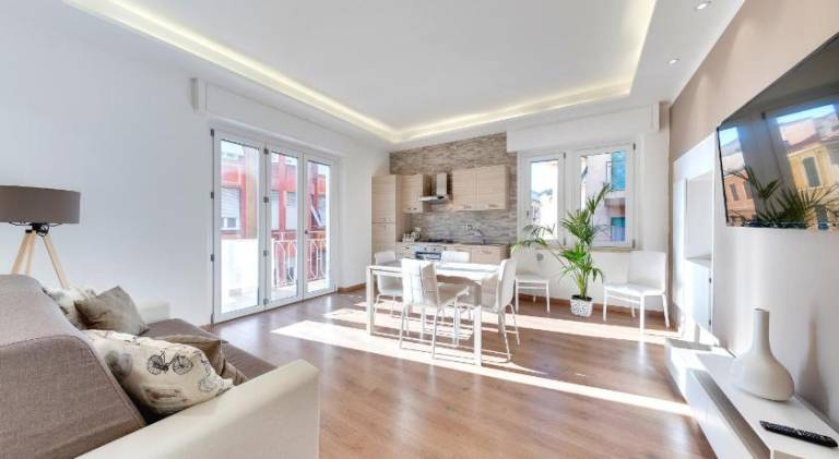 Holiday apartment with 1 room for 5 persons in Sanremo