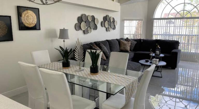 Holiday apartment with pool — photo 4
