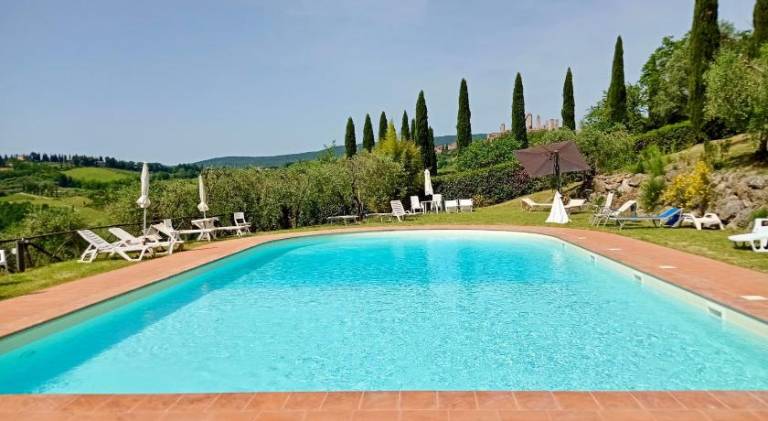 Rental apartment with pool in San Gimignano