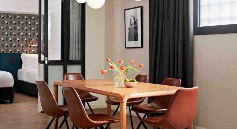 Serviced apartment with patio — photo 2