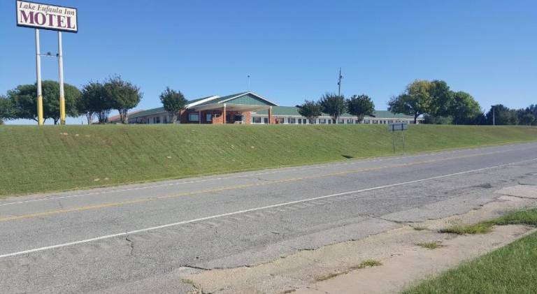 Lake Eufaula Inn & Suites — photo 3