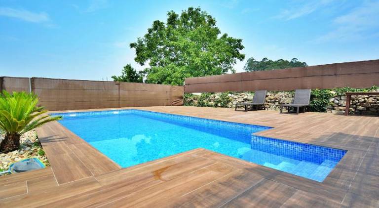 House with pool in San Roque