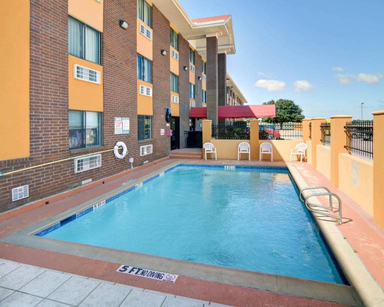 Quality Inn DFW Airport North — photo 3