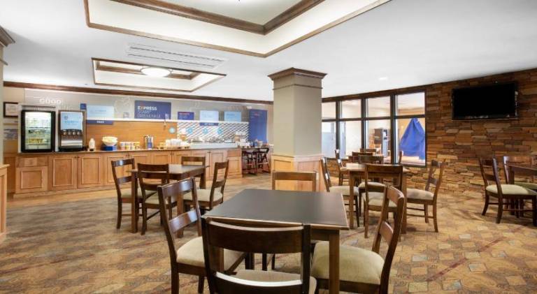 Holiday Inn Express Hotel & Suites Lander By IHG — photo 4