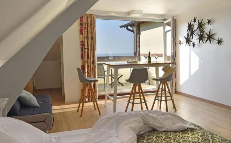 Hotel Restaurant Le Bellevue in Trouville-sur-Mer