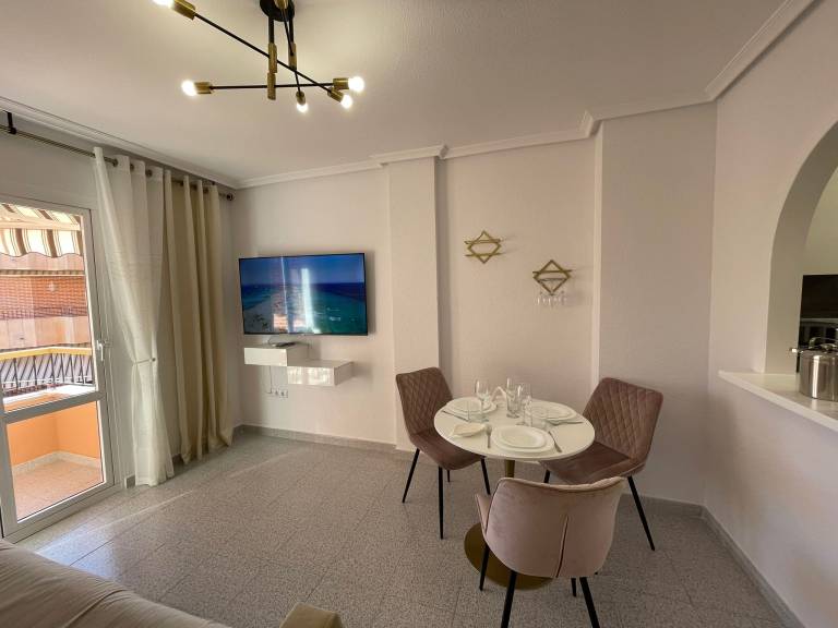 Holiday apartment with fast internet, yard & pool | Beach view — photo 5