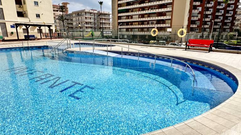 Apartment with patio, pool & garden — photo 3