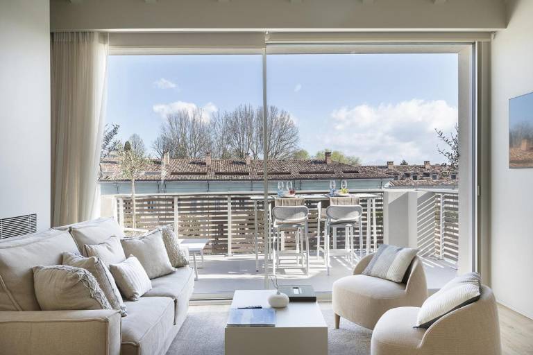 Apartment with patio & fast internet | River view — photo 3