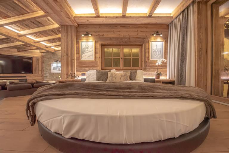 'Le Chalet Suite' with mountain view, private terrace and Wi-Fi — photo 2