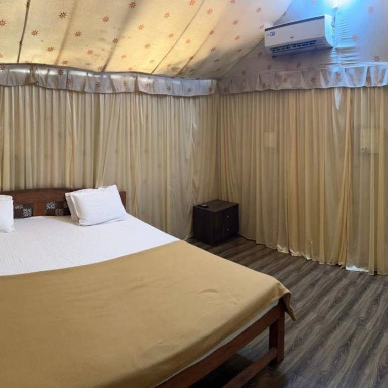 Tent Tarkarli Beach