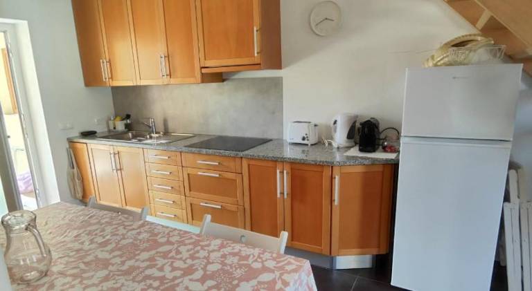 Rental apartment with 2 rooms for 4 persons — photo 2