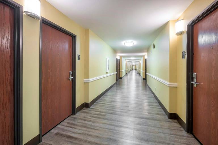 Red Roof Inn & Suites Lake Charles — photo 4