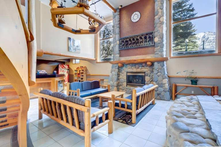 Chateau Canmore — photo 3
