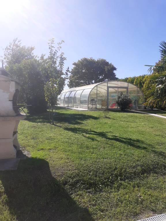 Fully equipped vacation home with garden, private pool & barbeque | Garden view | Pet-friendly — photo 2