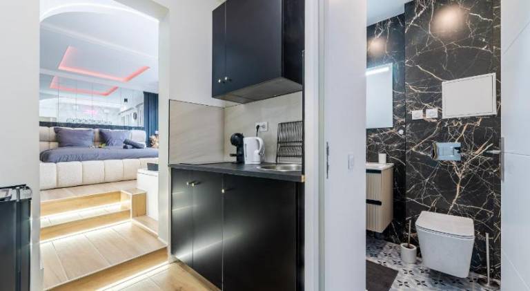 Apartment with hot tub — photo 3