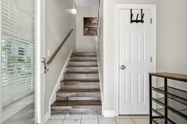 Dog Friendly 3 Bedroom House - Lagoon Front Neighborhood - Short Walk To Beach! — photo 5