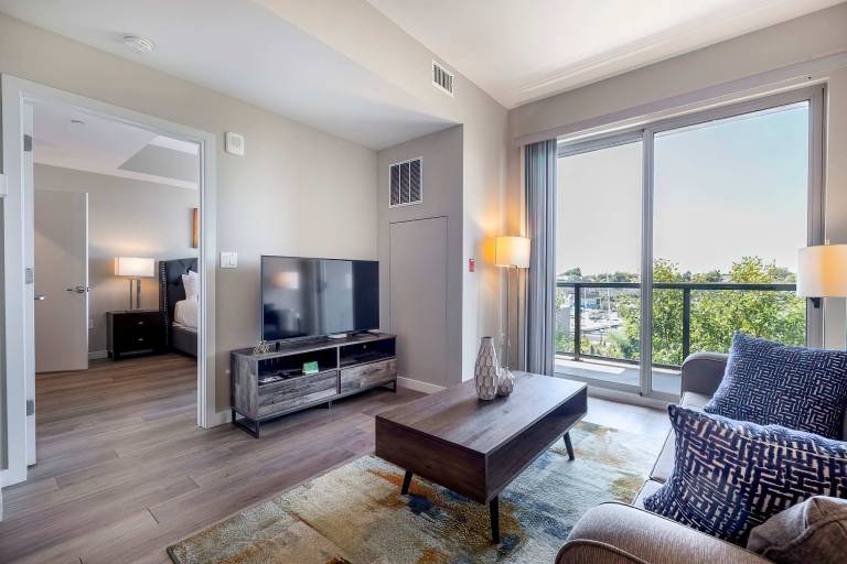 Holiday apartment with terrace, barbecue & pool in Fairfield, CT