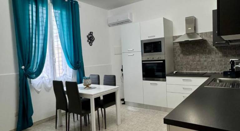 House with 1 room for 4 persons in Taggia