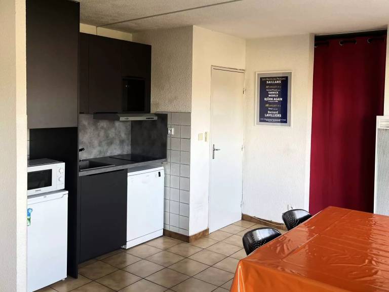 Rental apartment with pool & BBQ — photo 3