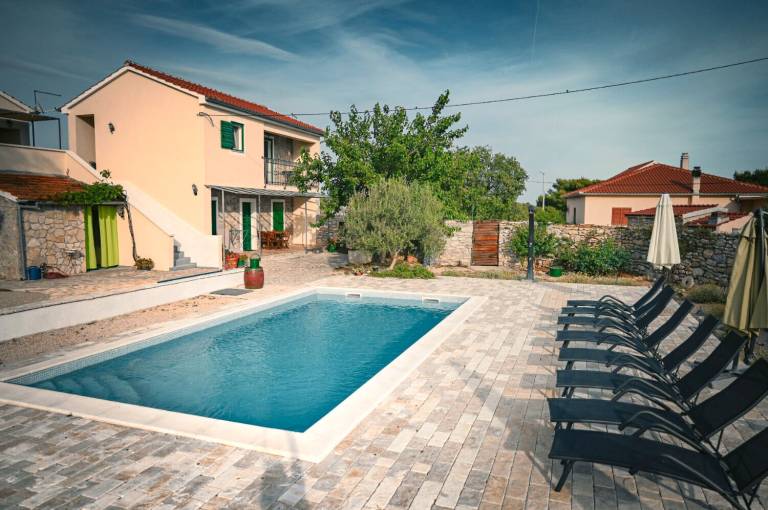 Privatzimmer  Pirovac