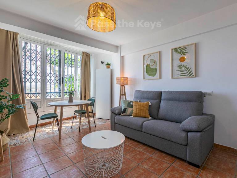 Holiday apartment with fast internet | City view — photo 5