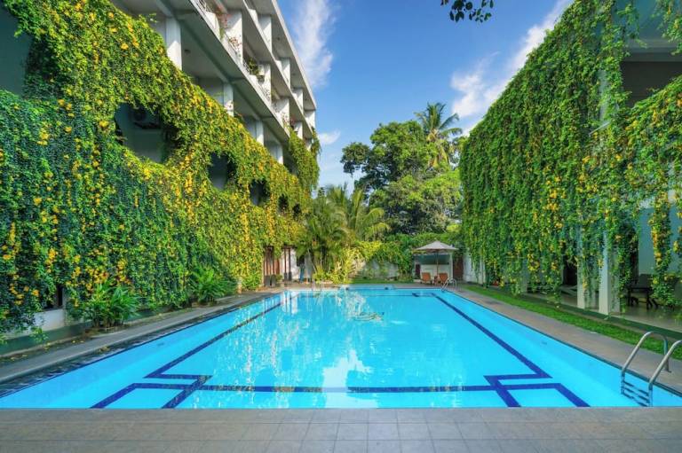 Kandyan Reach Hotel